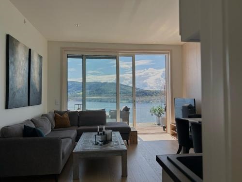 MJOS TOWER - Big Apartment with lake view