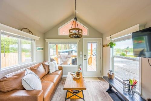 Rainforest Tiny Home Retreat 19