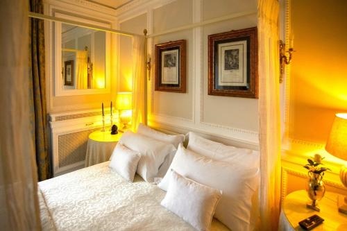 M a i s o n - H e x a g o n Neoclassical Style