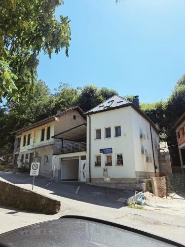 Apartmani Waterfall / Vodopad