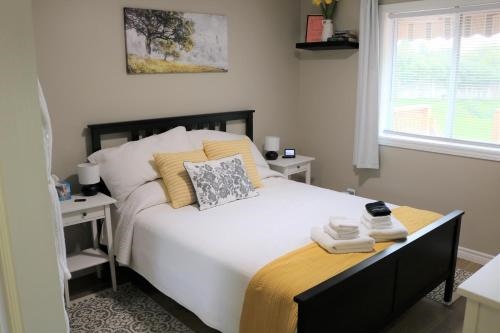 Family Friendly 3 Bedroom Unit - Close to Downtown Kingston!