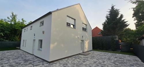 Vecsey House Zamardi