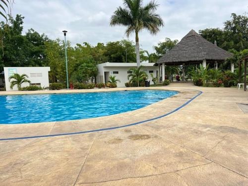 Nueva en Frac Privado Alberca 50MBS FACTuramos