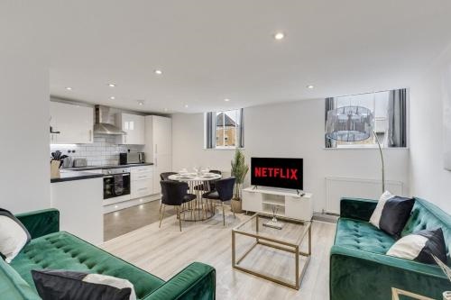 Stylish stay Ware town with parking