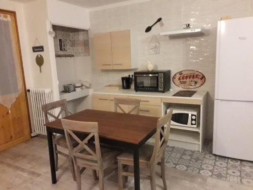 Enclos savoyard Appartement meuble 1chambre 1 canape lits 3personnes