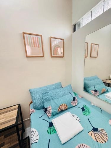 Cozy Solo Unit with Aircon , Wifi, Free Parking at Sonia's Island Stay