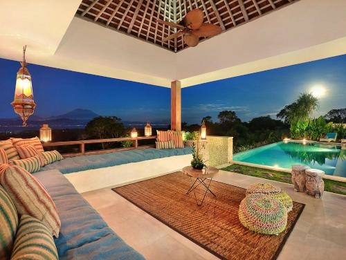 353 Degrees North - Private Villa