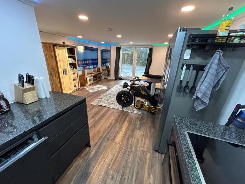 Traumwohnung 3 Zi im Grunen Retro Terrasse Garten Grill Wifi