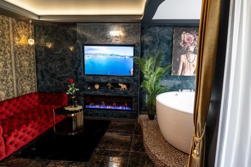 AMJ Royal Apartments - 115 - Black Rubby