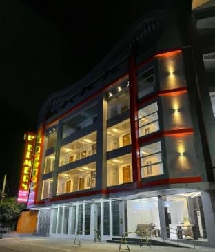 D' Elmer's Place Hotel