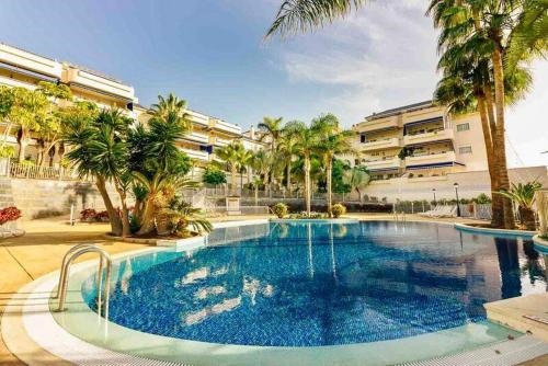 Large Direct Ocean Front 4bd Apartment