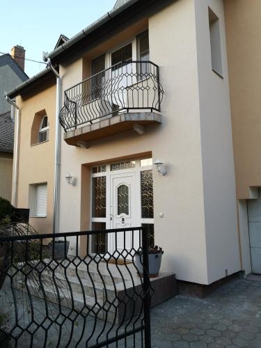 Hotello Apartmanhaz es Panzio