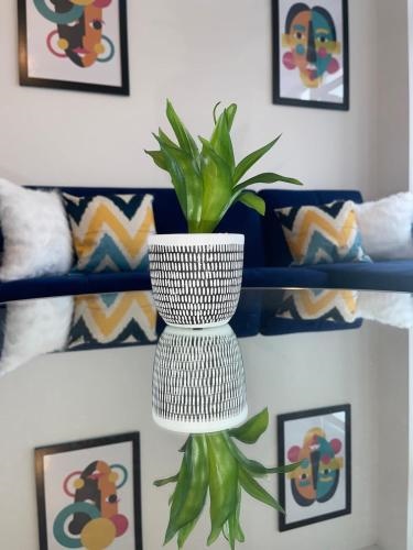 2 Bedroom Apartment - Flitwick - Contractor Friendly - Tourist Ready - Full Kitchen - WiFi - Smart TV - Sofa Bed - FREE Parking - Ideal for Short or Long Stays