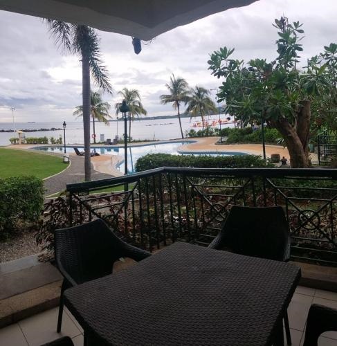 Nasugbu Resort, Beachfront Condo in Canyon Cove A1-101