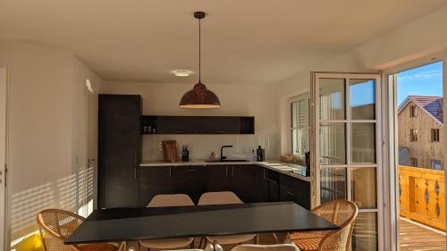 LIBORIA I Traumhafte Ferienwohnung in Aidling am Riegsee mit atemberaubendem Panoramablick