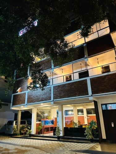 Unic Residence And Transit Hotel