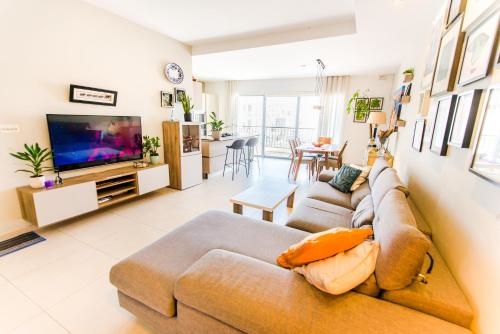 Mediterranean Abode Spacious Apartment in Swieqi