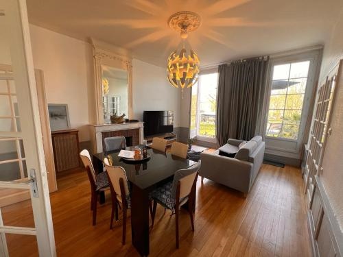 La Colbertine Charming Apartment in Place Colbert