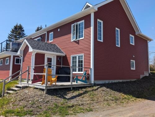 Springhouse Seaside Retreat 2-Bedroom on the Bay