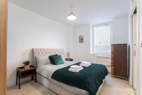 Central Gloucester Getaway Retreat W/Free Parking