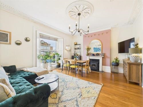 Beautiful Georgian Apartment Near Falmouth Town Centre Walk to Shops Pubs & Restaurants