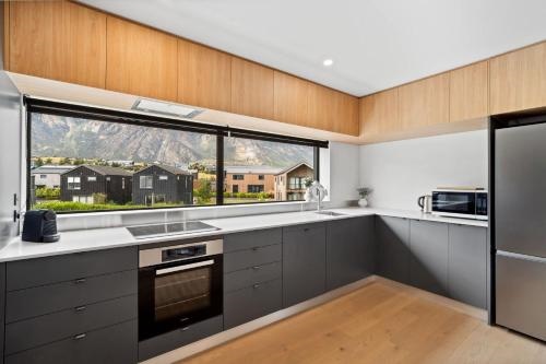 Remarkable Modern Living Prime Location