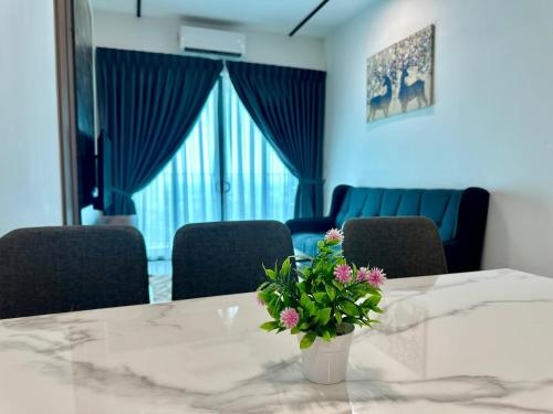 Suite BigStudio @Meritus Residensi