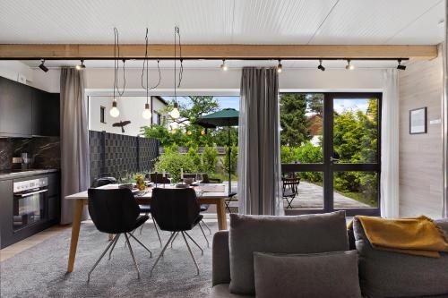 Bungalow fur 2 - Parkplatz - Kuche - Terrasse