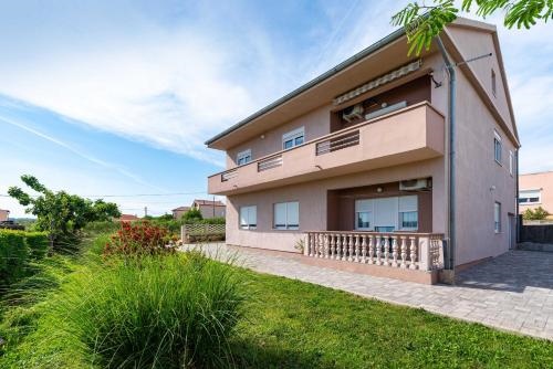 MY DALMATIA Sea view apartment Nika with private parking