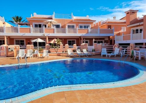 Apartamento funcional en residencial con piscina en inmejorable ubicacion en centro de la isla