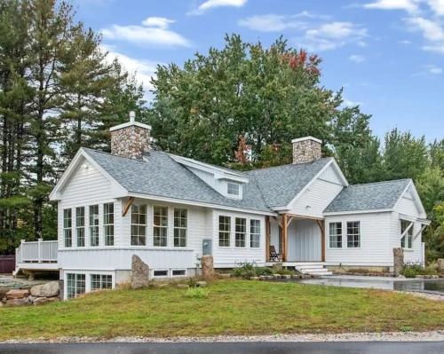Luxury On Saco River With Hot Tub & Mountain Views