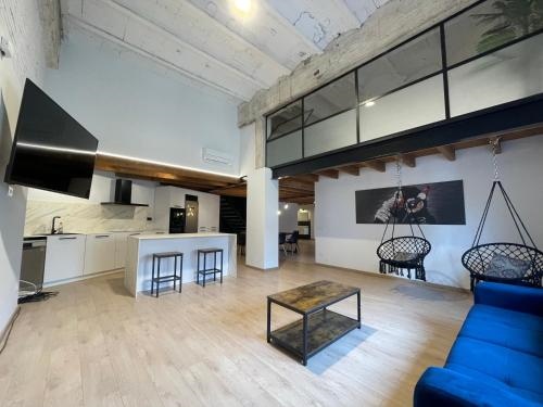 Manresa industrial home