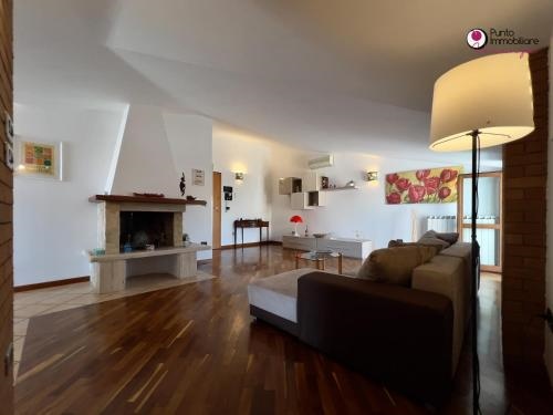 Claretta e la Libellula Welchome