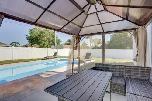 Sunset Harem Hideaway Port St Lucie