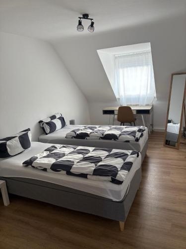 A&A Homes - 2BR, 4 Beds, TV & WLAN and Kitchen