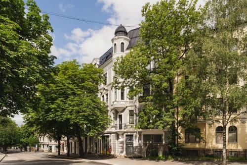 BA61 - Lux 4 bedrooms, 260 sqm, 2 balconies, Free Parking