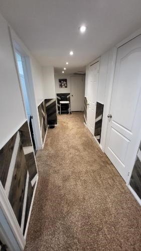 Newly Furnished Modern Apartment