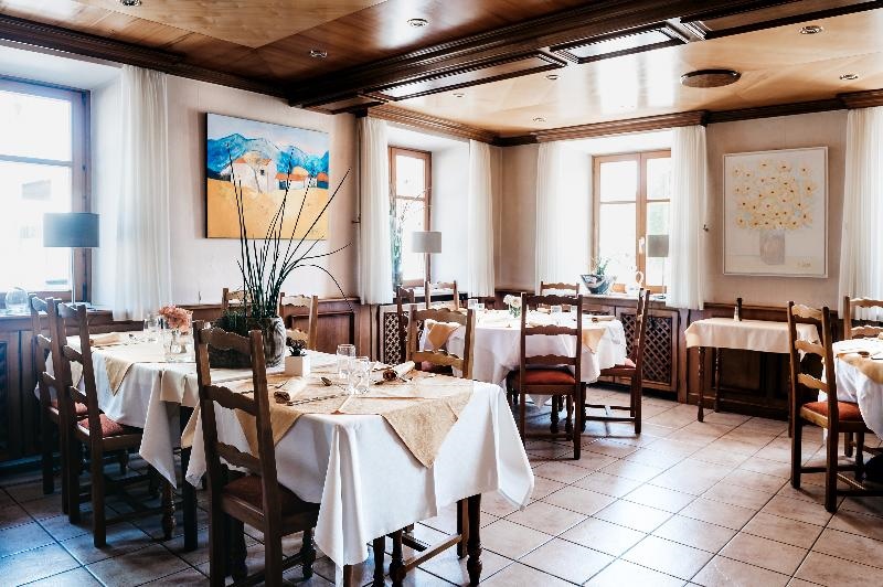 Logis Hôtel Au Lion Rouge