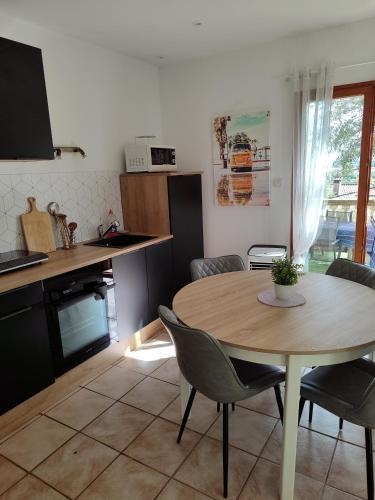 T2 en Rez de chaussee de villa a cuers