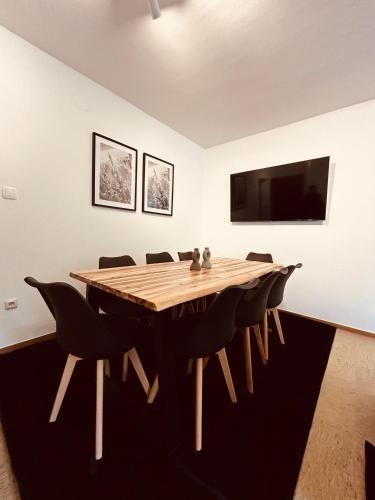 K20 XXL I 180m2 I Terrasse I BBQ I 7 Zimmer I 3 Bader
