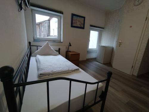 Moblierte Wohnung fur 3 Personen - KMK Monteure