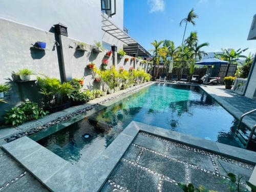 De Mai’s apartment