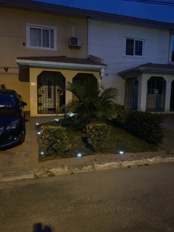 Stunning 2-bedroom Townhouse