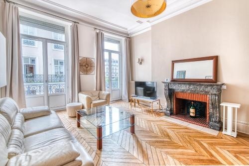 Hyper centre Premium spacieux appartement haussmannien