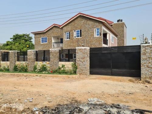 Charming, Quiet & Cozy - Close To Highway,Parking