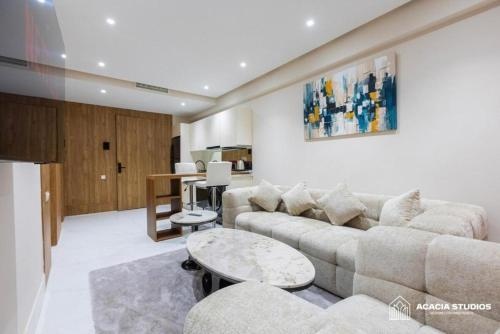 Acacia Studio 02