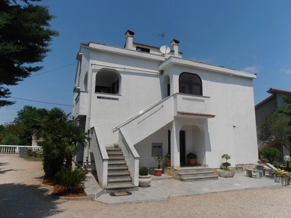 Dragica - With Kids Playground - A1 Mia