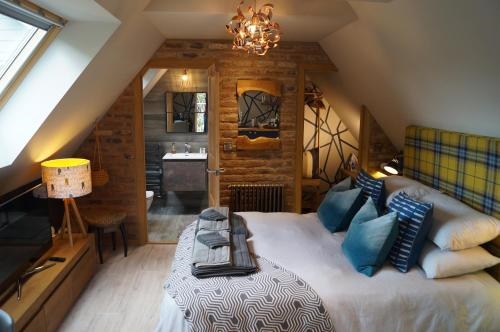 The Old Maple Lodge-Luxury Private Annex with a view in rural setting