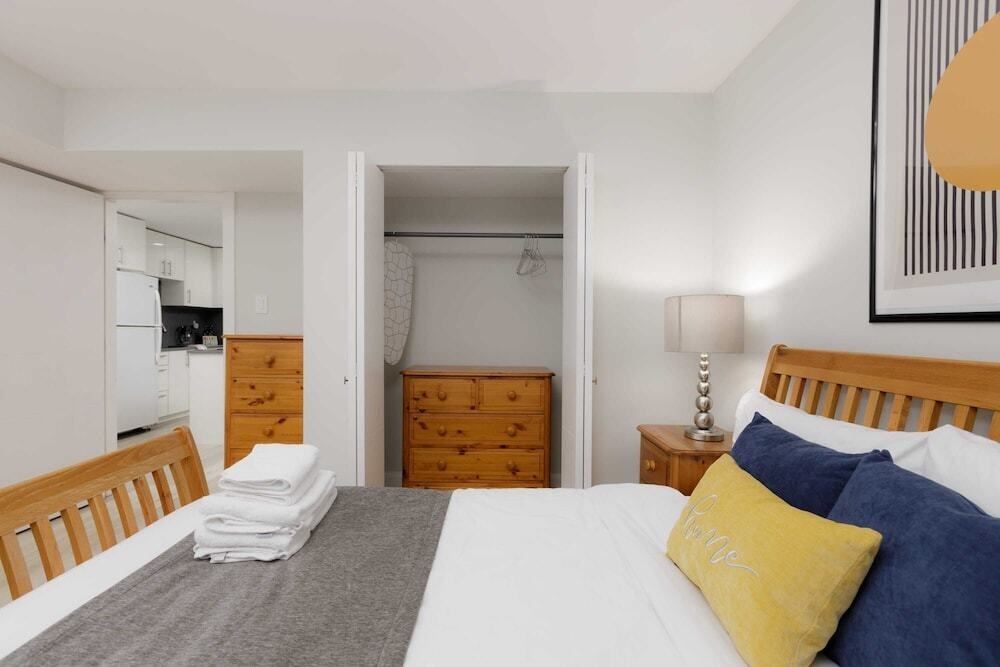 Stylish 1BR Suite in North Vancouver 10 mins ski