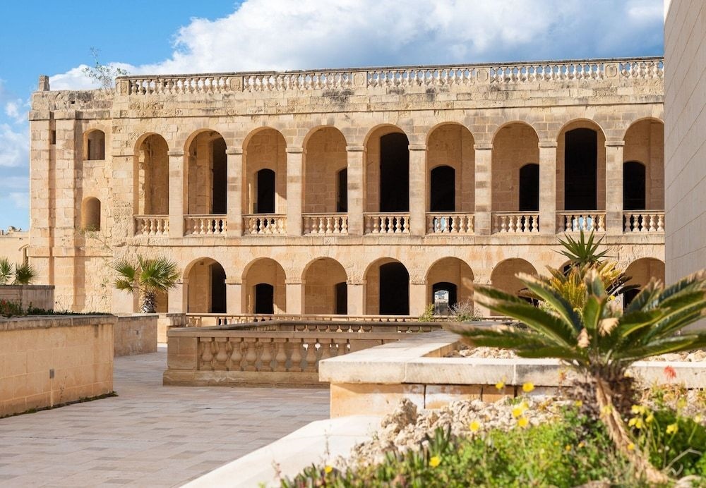 Harbour Views Gozitan Villa + Shared Pool